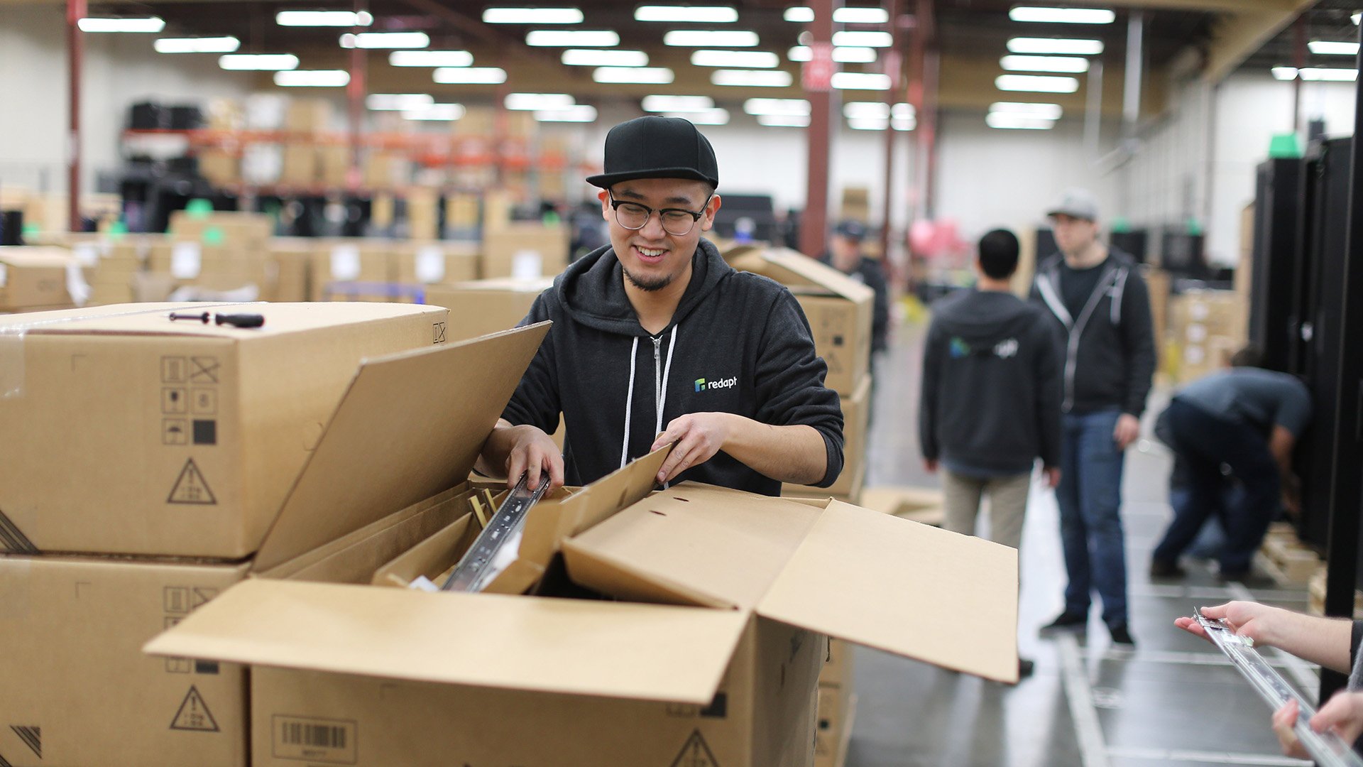 redapt-employee-unboxing-tech